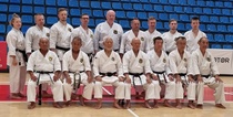 Gojunkan - Karate Club Onaga 50-vuotisjuhlaleiri ja 18. European Gasshuku Murcia kesäkuu-heinäkuu 2023
Eturivissä: senseit Seiei Hirata 9. dan, Masanari Kikugawa 10. dan, Koei Teruya 10. dan, Ryoichi Onaga 9. dan, Masataka Muramatsu 9. dan, Seigo Takara 8. dan ja Toshiro Fujioka 8. dan
Takarivissä: Tiina Toivanen, Kari Kotilainen, Juha-Pekka Sura, Matti Saarinen, Kari Kuusisto, Jouni Hirsimäki, Panu Lauttamus, Saku Suominen ja Mikko Freese 
