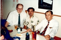 Tukholma 1992
Sensei Kari Kuusisto (vas.), sensei Shinzo Chinen ja Eiichi Miyazato Sensei